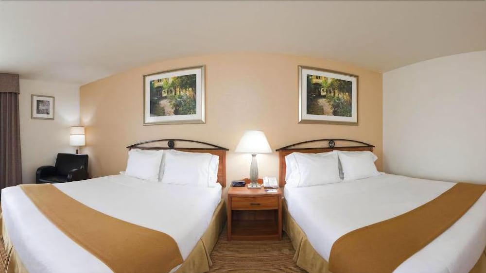 Holiday Inn Express Hotel Germantown - Northwest Milwaukee, An Ihg Hotel Zewnętrze zdjęcie