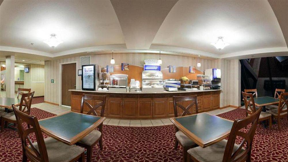 Holiday Inn Express Hotel Germantown - Northwest Milwaukee, An Ihg Hotel Zewnętrze zdjęcie